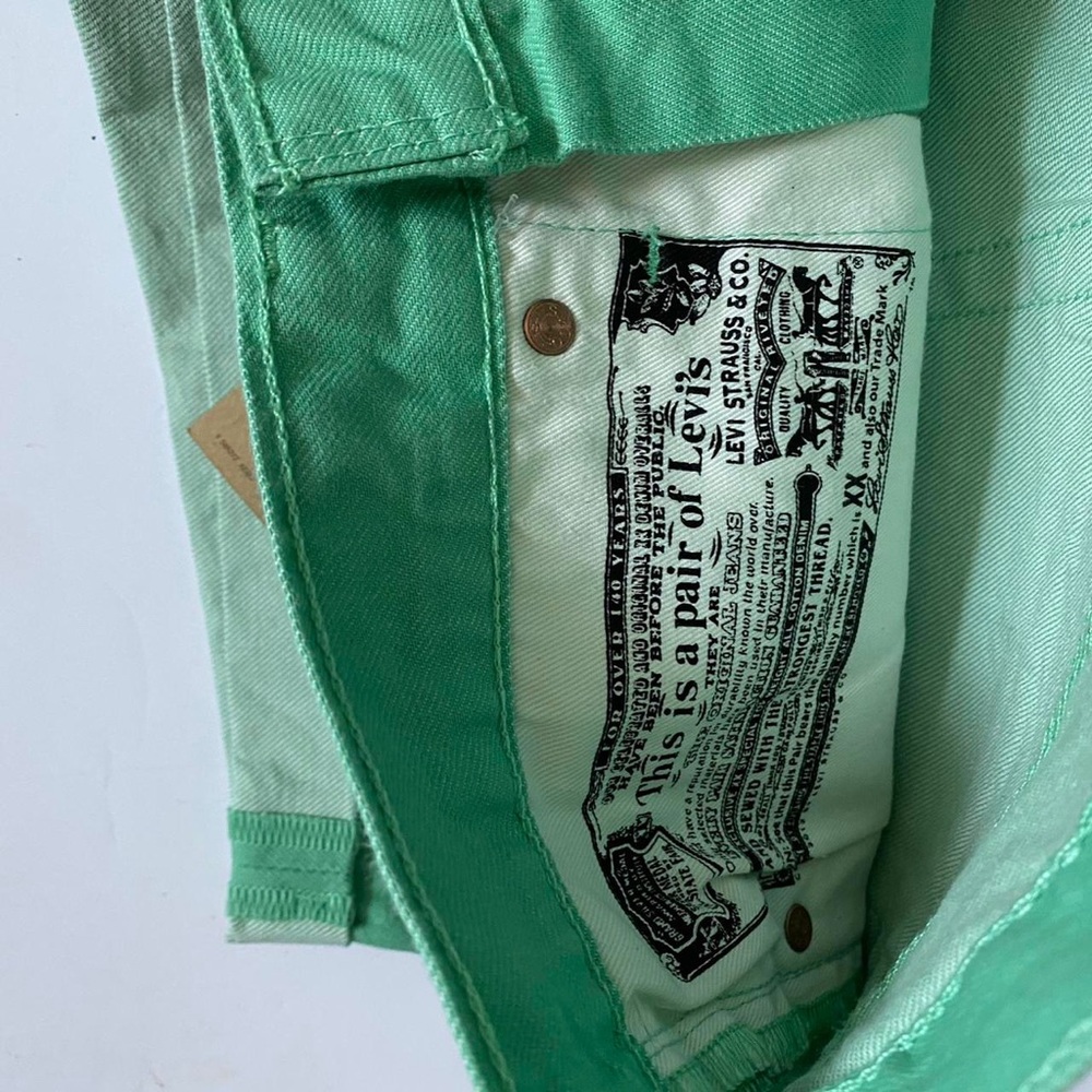 Brand new with tags never worn NWT green Levi’s denim shorts - Picture 4 of 4